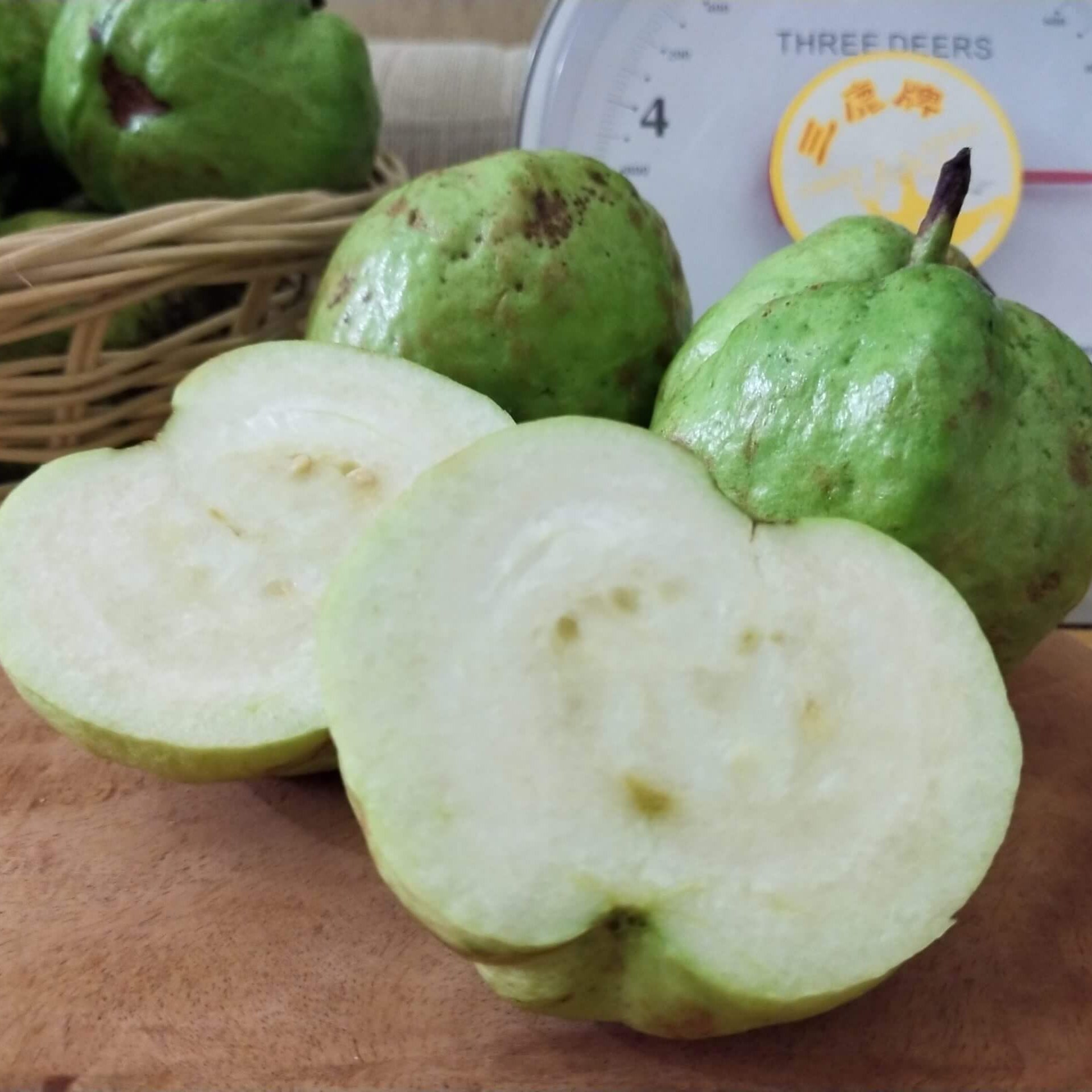 Guava Seeds – Crystal